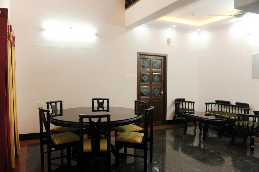 Moksha Homestay Thiruvananthapuram Zewnętrze zdjęcie